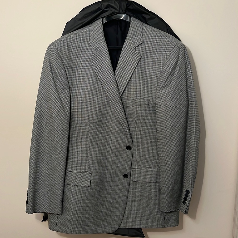 Stafford essentials grey and black suit coat. Size 48R